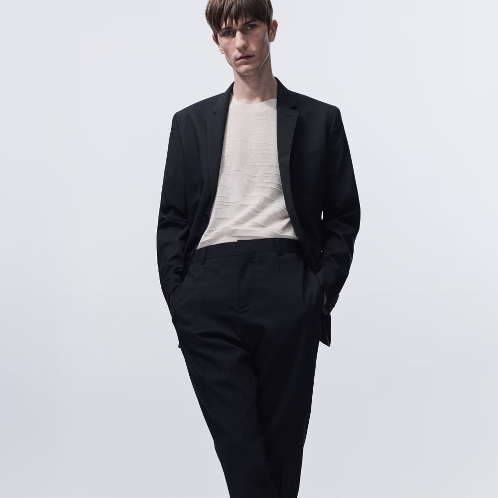 NWT H&M Slim Fit Men’s Blazer – Recycled Material, Modern Tailoring